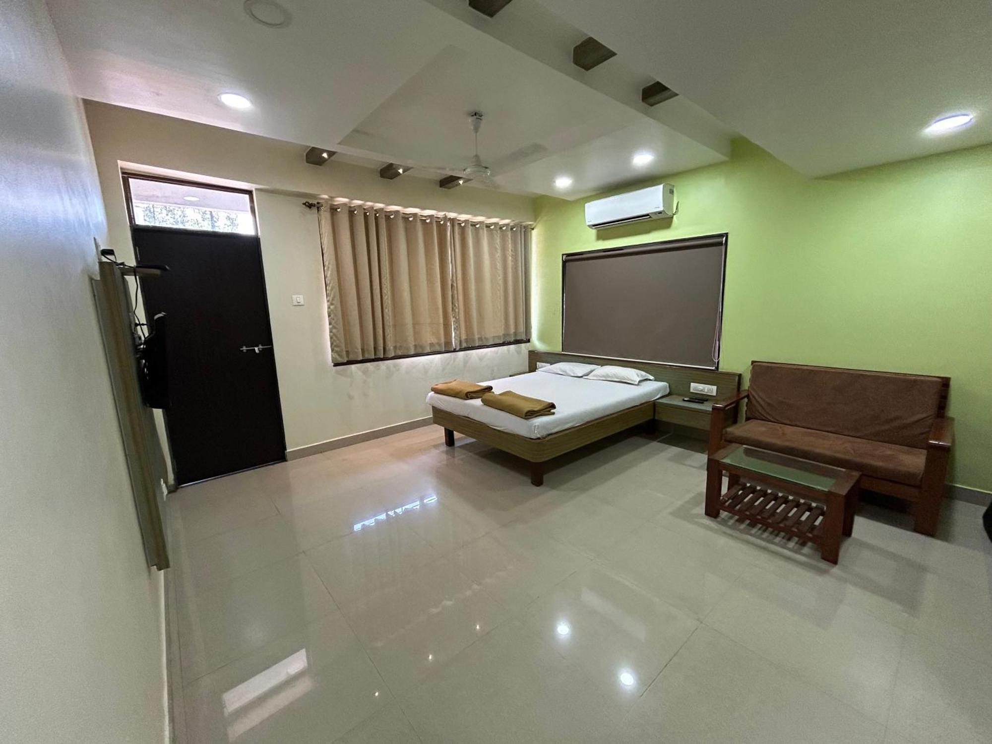 Hotel Aaba'S Gomantak Sawantwadi Kültér fotó