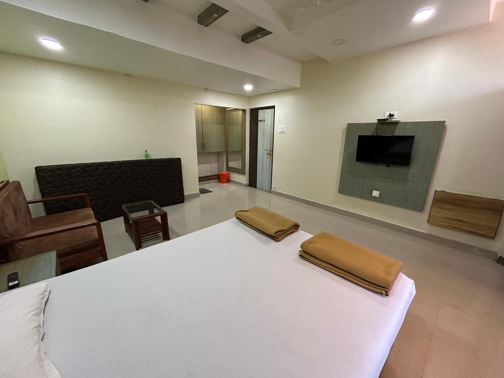 Hotel Aaba'S Gomantak Sawantwadi Kültér fotó